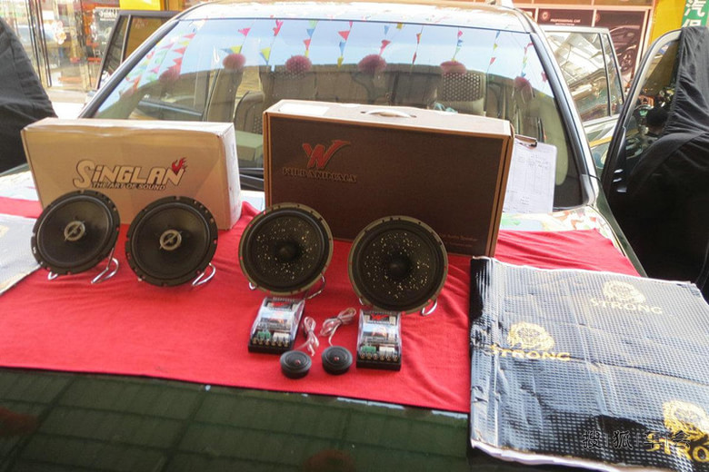 广西南宁伟强汽车改装田普拉多野兽音响+狮龙