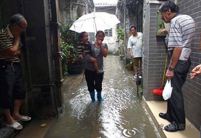 下雨天,幸好逸路有你