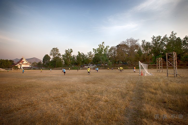 在泰国看足球比赛