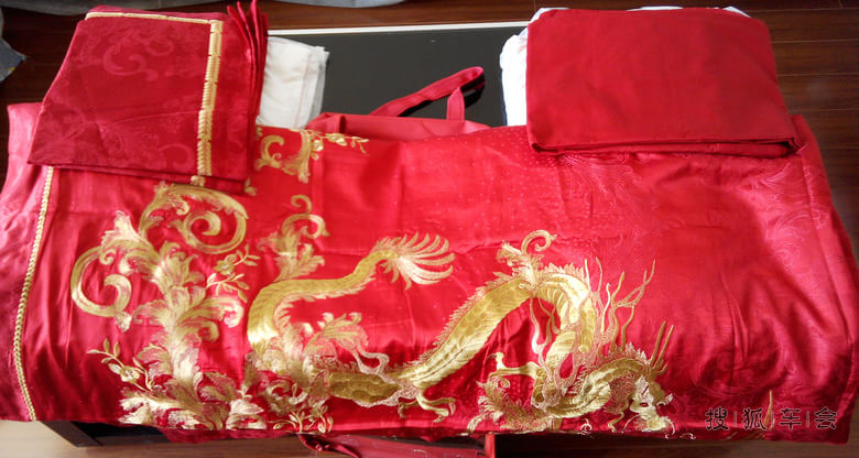 六月六日儿子婚礼大典,忙着包喜糖写请帖送请