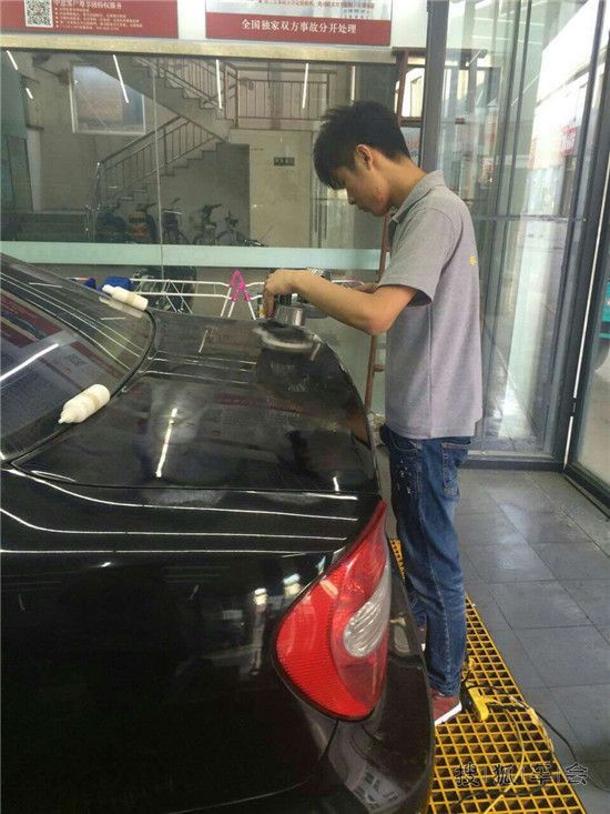 丰田凯美瑞全车冰雹修复+晶体镀膜+大灯翻新