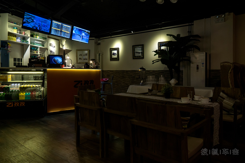 荣华汽修飞镖队新主场-孜孜修车铺咖啡馆