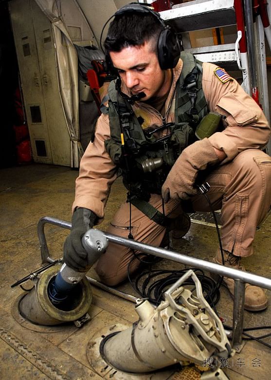 【我眼中的世界】中美军机南海相撞美国海军机