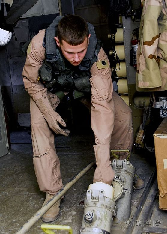 【我眼中的世界】中美军机南海相撞美国海军机