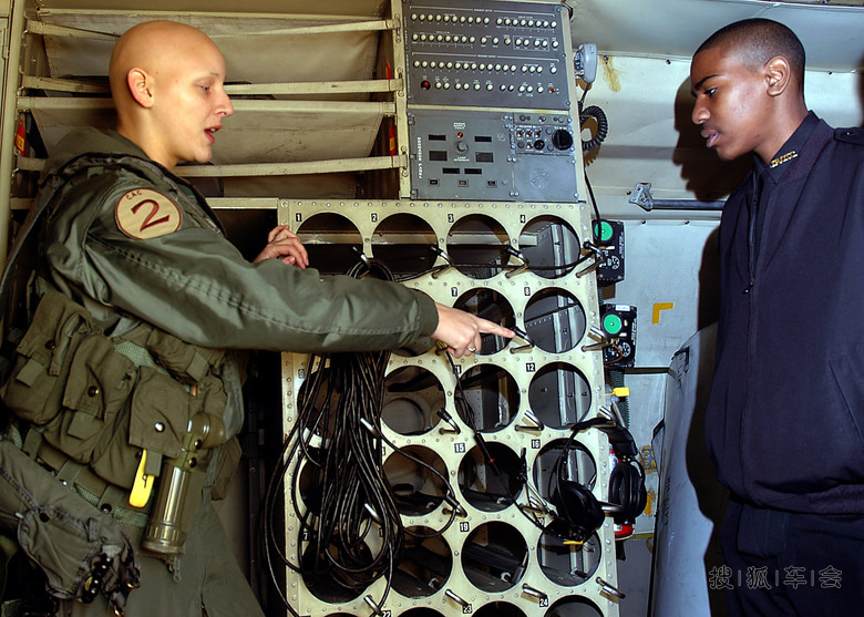 【我眼中的世界】中美军机南海相撞美国海军机