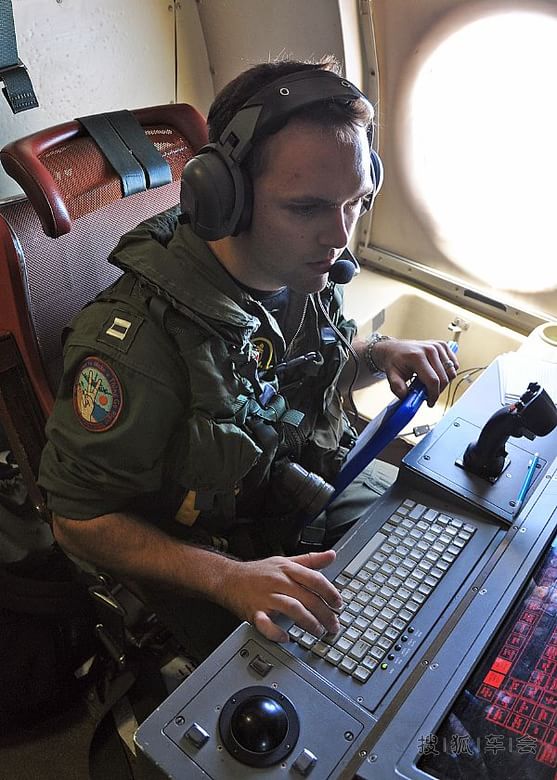 【我眼中的世界】中美军机南海相撞美国海军机