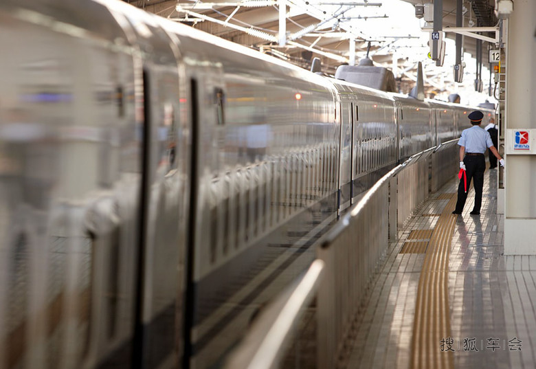 跟着阵风兄与克烂泥侃侃在日本乘坐新干线从东