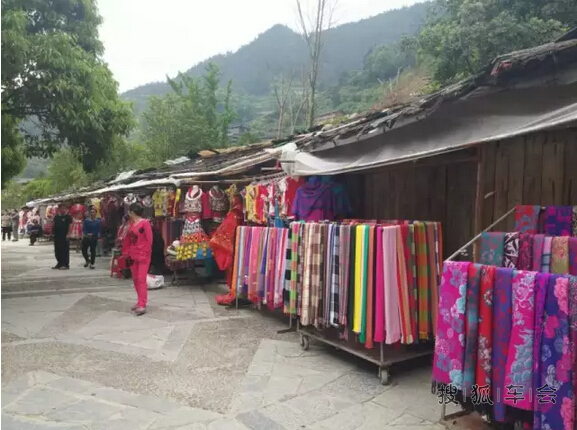 1美女+2逗比+1火柴人+路巡=黔东南颠簸自驾之