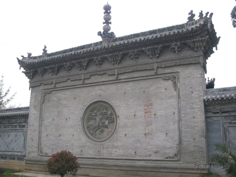 鹿龄寺--(3)精美的雕刻