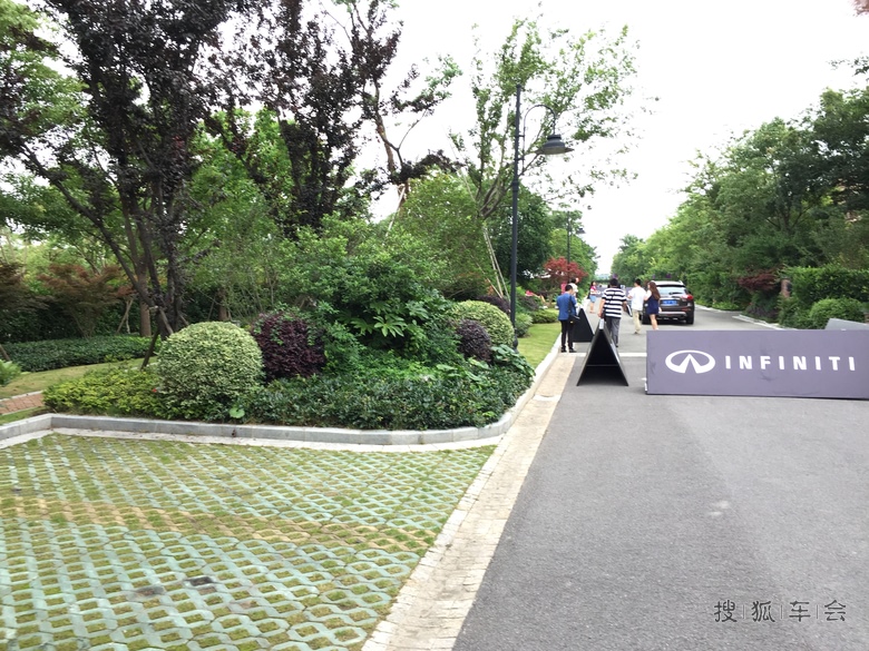 到上海崇明东滩花园去打高儿夫