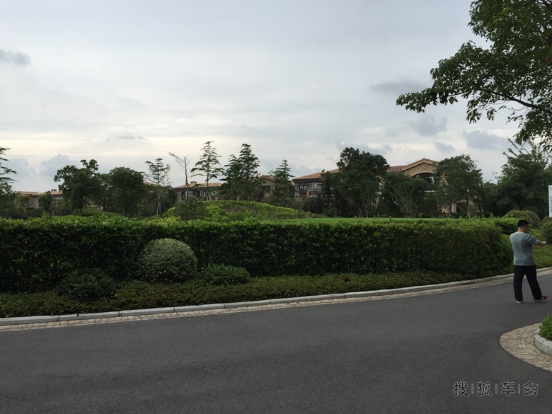 到上海崇明东滩花园去打高儿夫