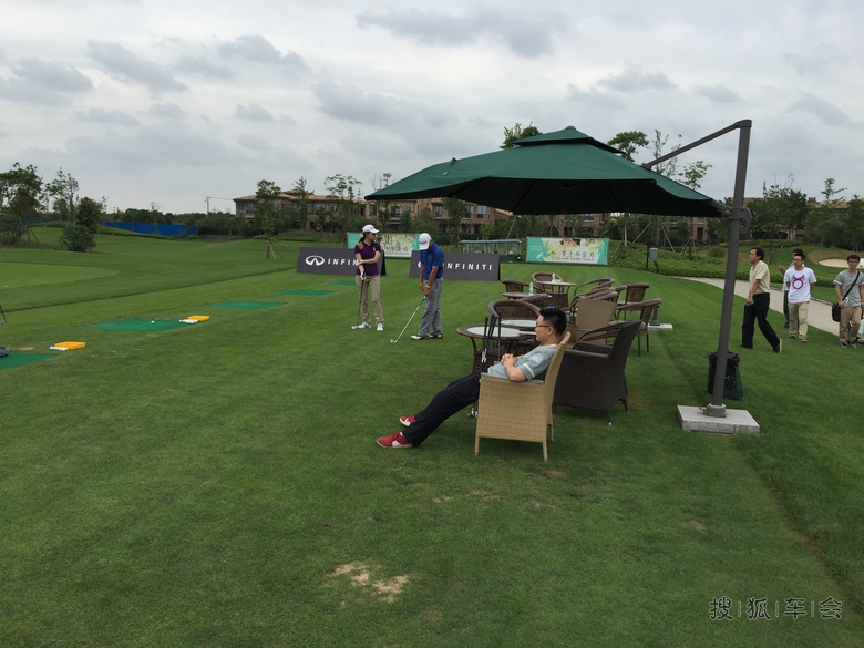 到上海崇明东滩花园去打高儿夫