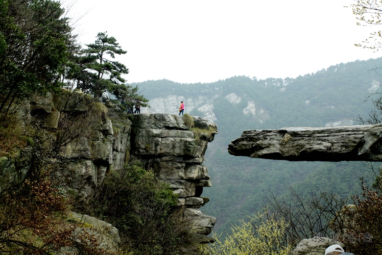 不识庐山真面目,只缘身在此山中
