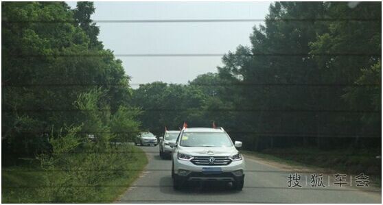 一个人自驾游东北 跟东风车队去玩长春