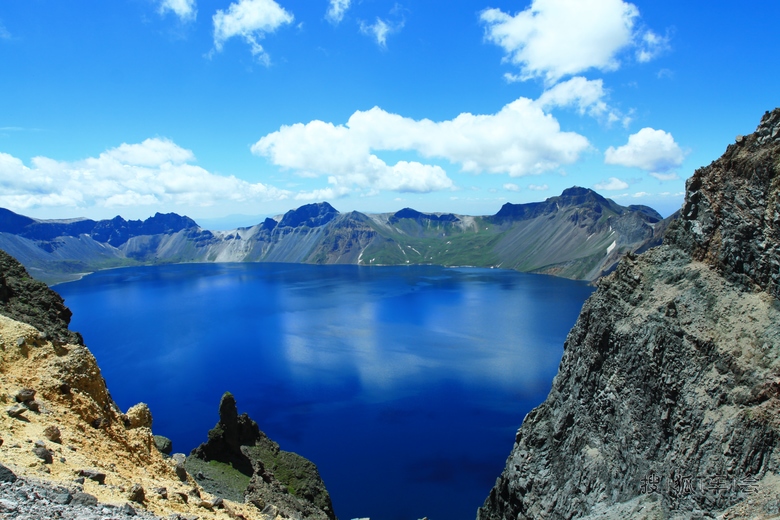 中国最深的湖泊--长白山天池