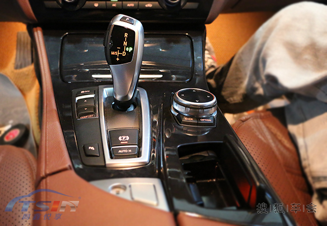 宝马5系换NBT大屏,手写旋钮