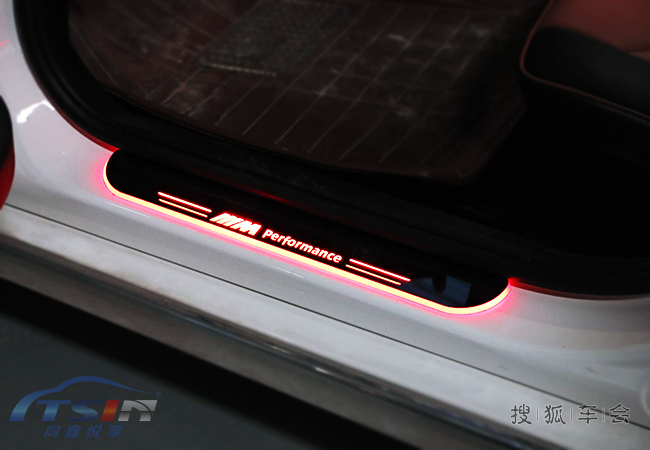 宝马320换电动尾门,迎宾踏板灯