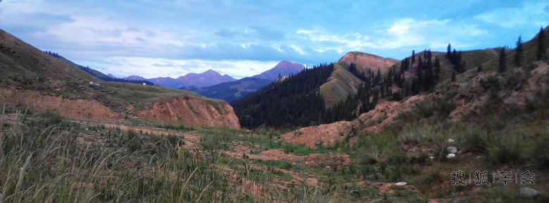 庙尔沟乡东南山,景色优美、气候宜人,乃绝佳避