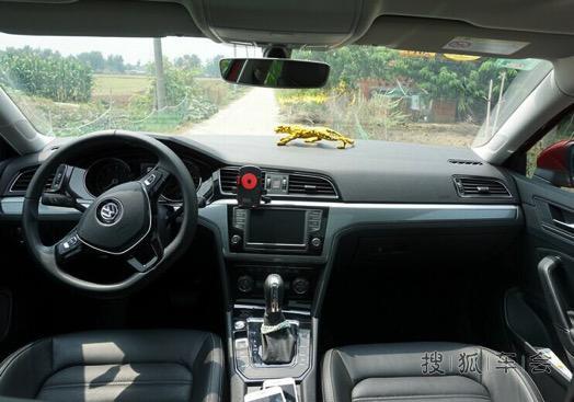 骚红凌渡来袭!闪到眼有木有?!