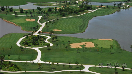 柬埔寨金边几个高尔夫球场都打遍了