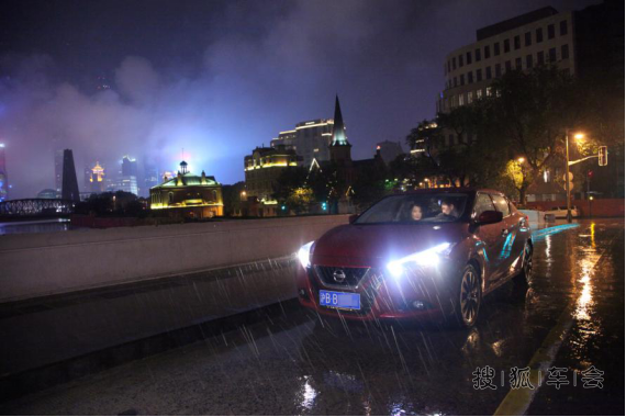 雨夜游魔都--不一样的浪漫