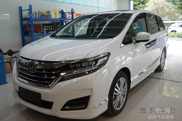 实拍深圳宝安本田艾力绅威美特3层镀晶施工什