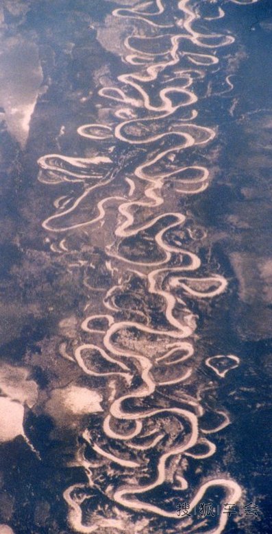 从北京飞伦敦的航班上俯拍到的俄国远东原野永