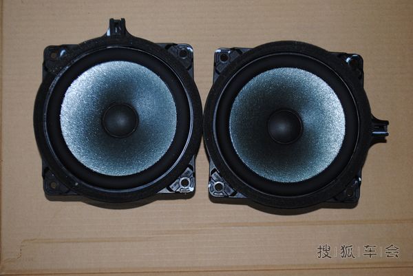 车元素连锁总店-现代新胜达 音响改装+全车大