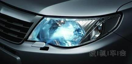 夜间行车前照车灯突然不亮应急措施_标致301