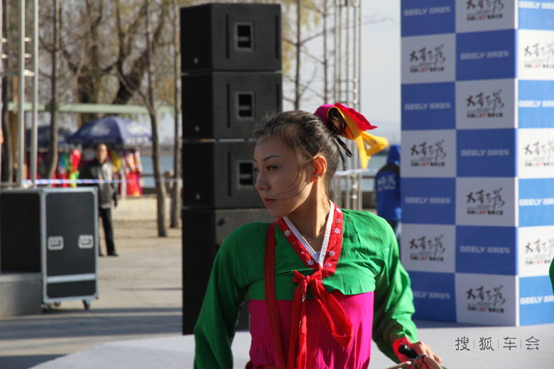 我和丹东有个约会,途中偶遇朝鲜靓女 _吉利-