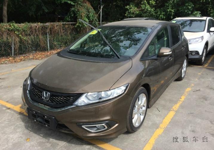 马德里金提车记,简约而不简单- 搜狐车会