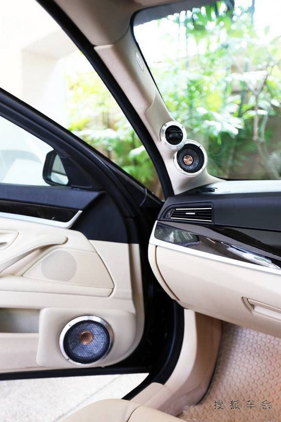 音乐操控皆精准 宝马加长5系改装FLUX RC36