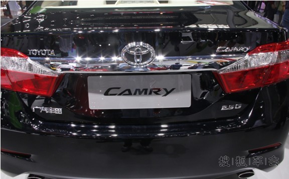 昨晚还在QQ群讨论团购凯美瑞,今天直接在车展