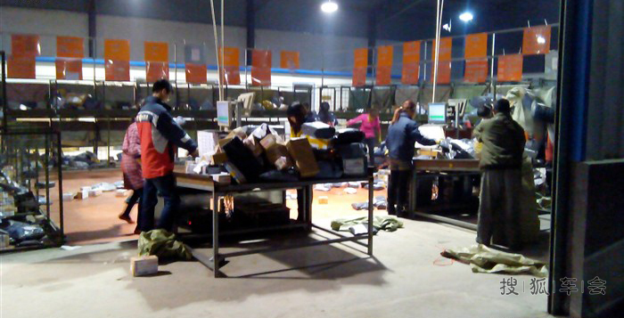 来围观!天猫双11,可把干快递的我和小宏累坏了