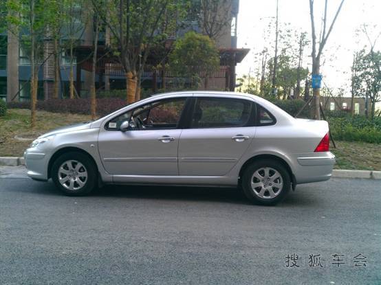 两年驾龄了,来谈谈我家307的安全性_标致307