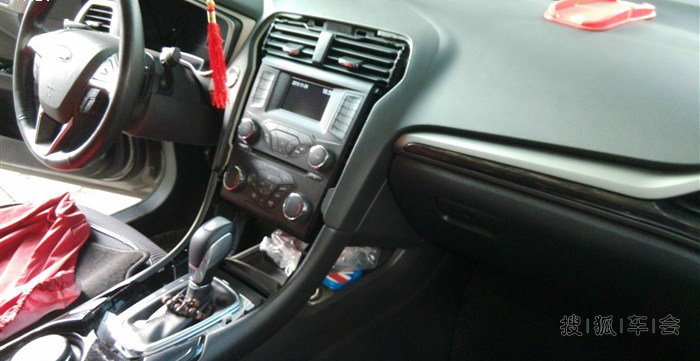 2T时尚版新蒙迪欧在成都更换 路畅 DVD导航记