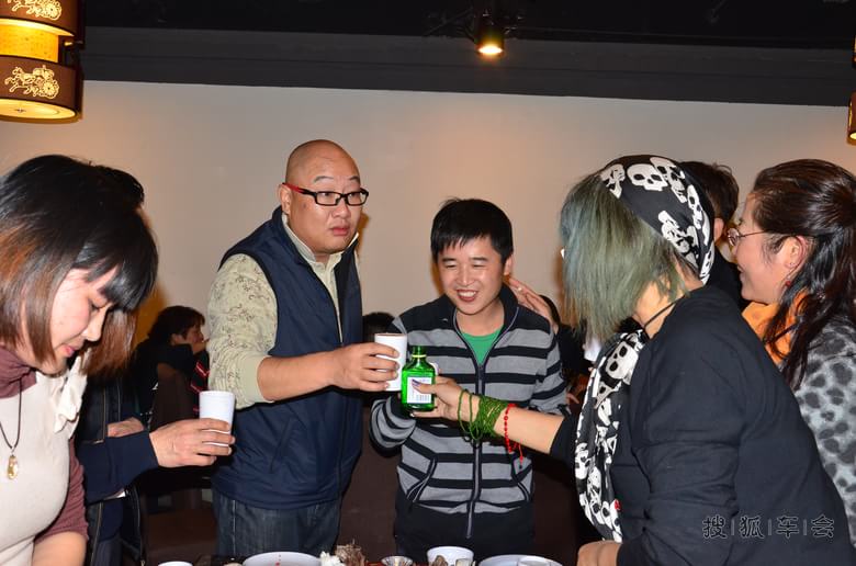 [<em>别动队</em>2013第九届年会]爆总与<em>女</em>车友的交杯酒