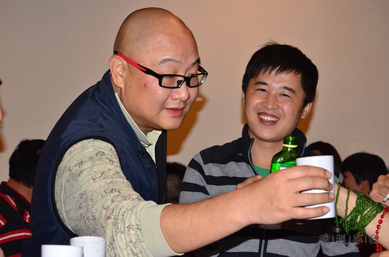 [<em>别动队</em>2013第九届年会]爆总与<em>女</em>车友的交杯酒