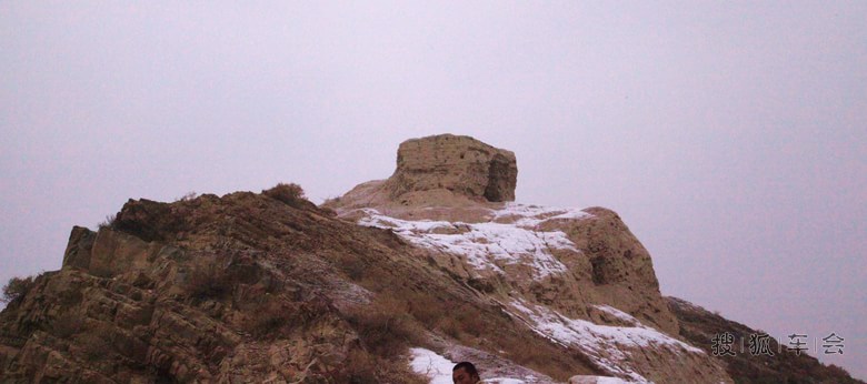 攀登乌什门口山,观八卦墩烽燧遗址_陕西车友会