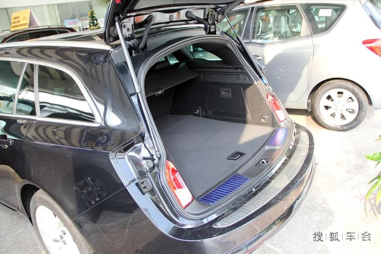 买车不能光靠看,还得多动手动脚_英速亚论坛