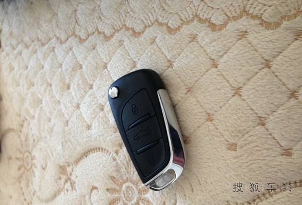 舍弃新君威,新C5摩卡棕2.3AT提车作业_雪铁龙