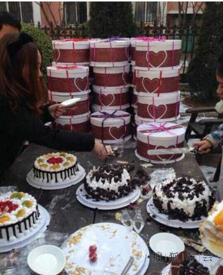 东北财经大学土豪<em>女友过生日</em> ,百个蛋糕免费随