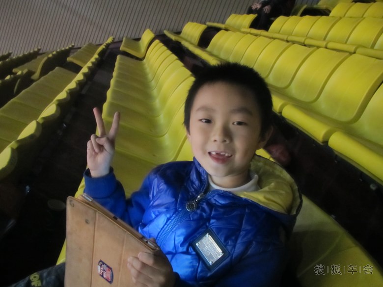 新年夜,深圳体育馆看CBA:东莞对辽宁_深圳车