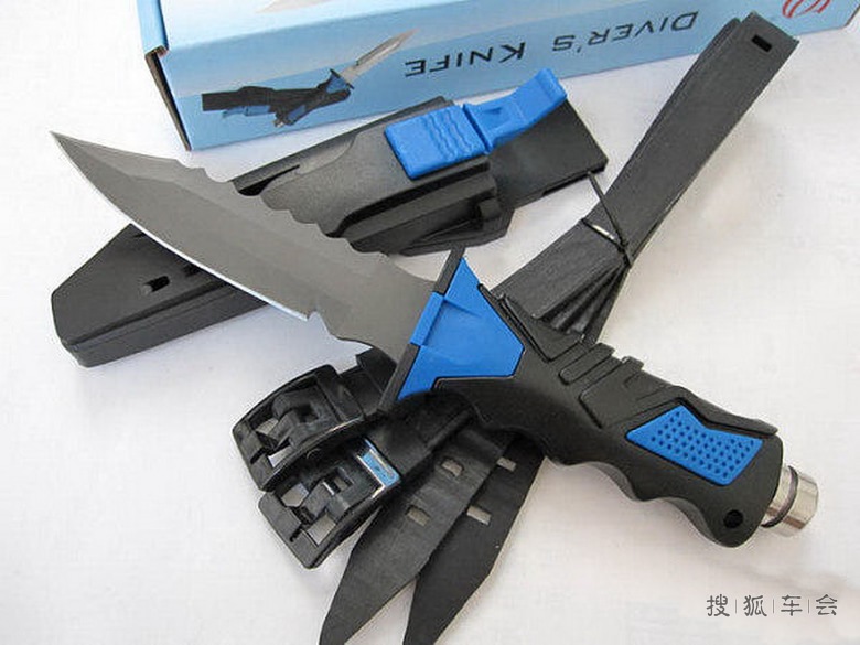 野外出游中的精美刀具_北京比亚迪S6