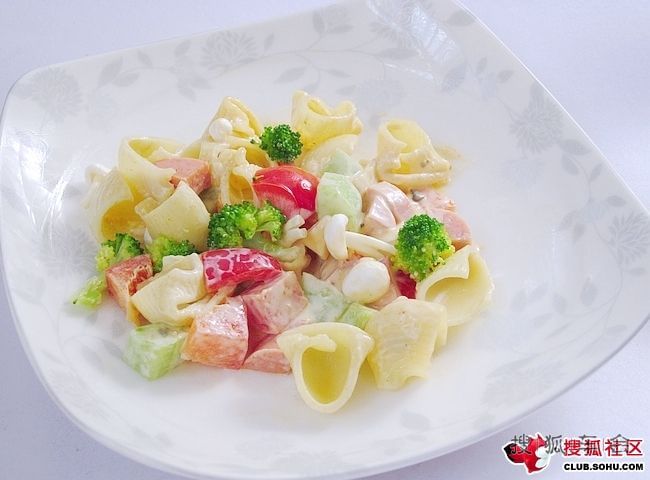 过年进厨房:火腿沙拉与煎炸鸡块_车行天下