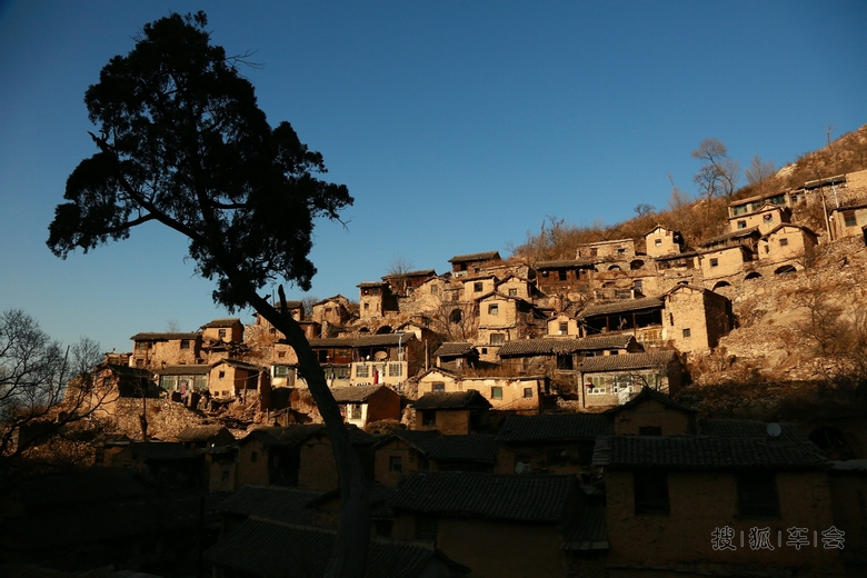 太行山中的小布达拉宫_驾车旅游