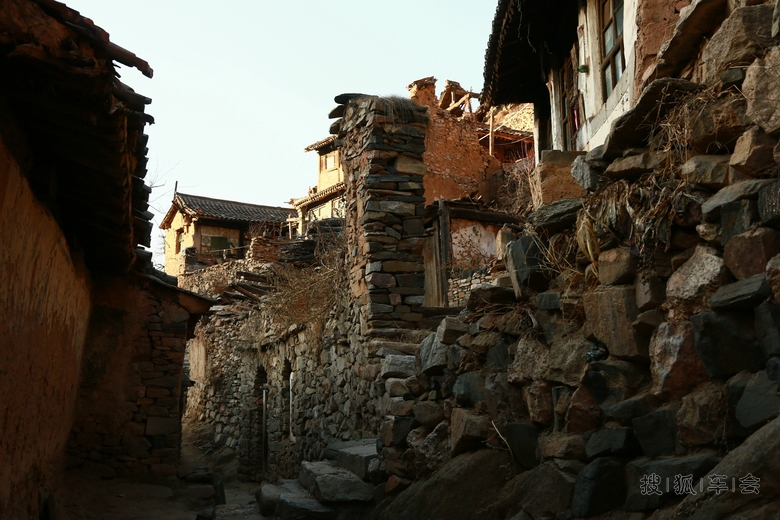 太行山中的小布达拉宫_驾车旅游