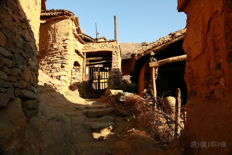 太行山中的小布达拉宫_驾车旅游