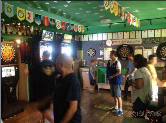 看看黑龙江省飞镖协会场地再反思下北京的飞镖