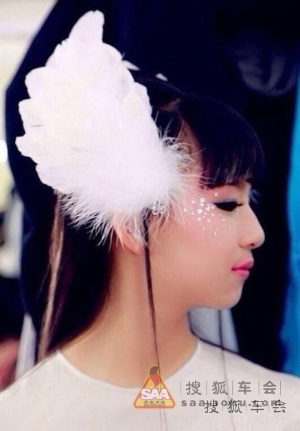 马年春晚最长节目 小彩旗转圈四小时转8000圈